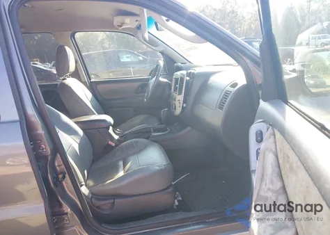 2005 Ford Escape Hybrid from USA, damaged, VIN 1FMYU95H55KE01447